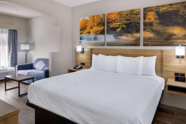 Days Inn by Wyndham Jackson image 16