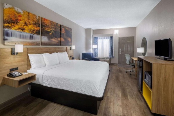 Days Inn by Wyndham Jackson image 21