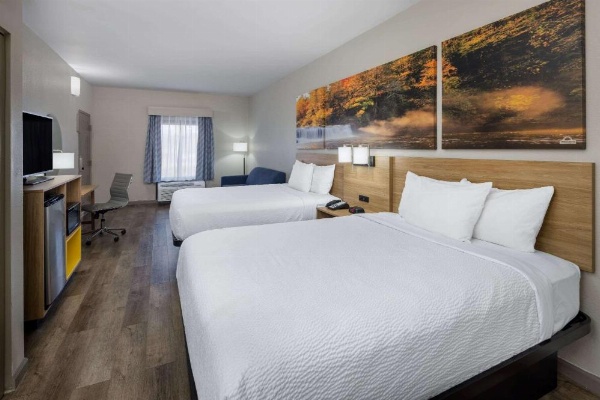 Days Inn by Wyndham Jackson image 25