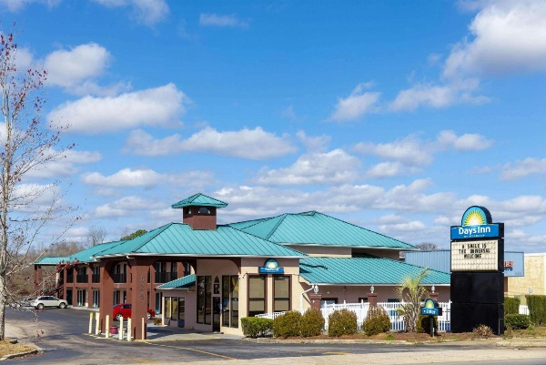 Days Inn by Wyndham Jackson image 6